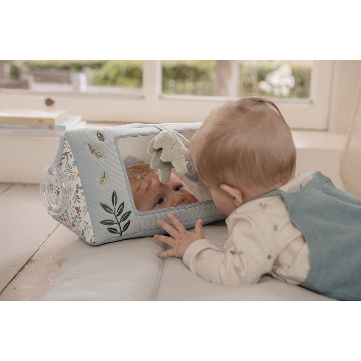 COJIN ACTIVIDADES TRIANGULAR FOREST FRIENDS - LITTLE DUTCH