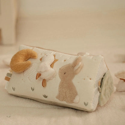 COJIN ACTIVIDADES TRIANGULAR NEWBORN NATURAL - LITTLE DUTCH